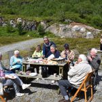 Samling ved rastebordet